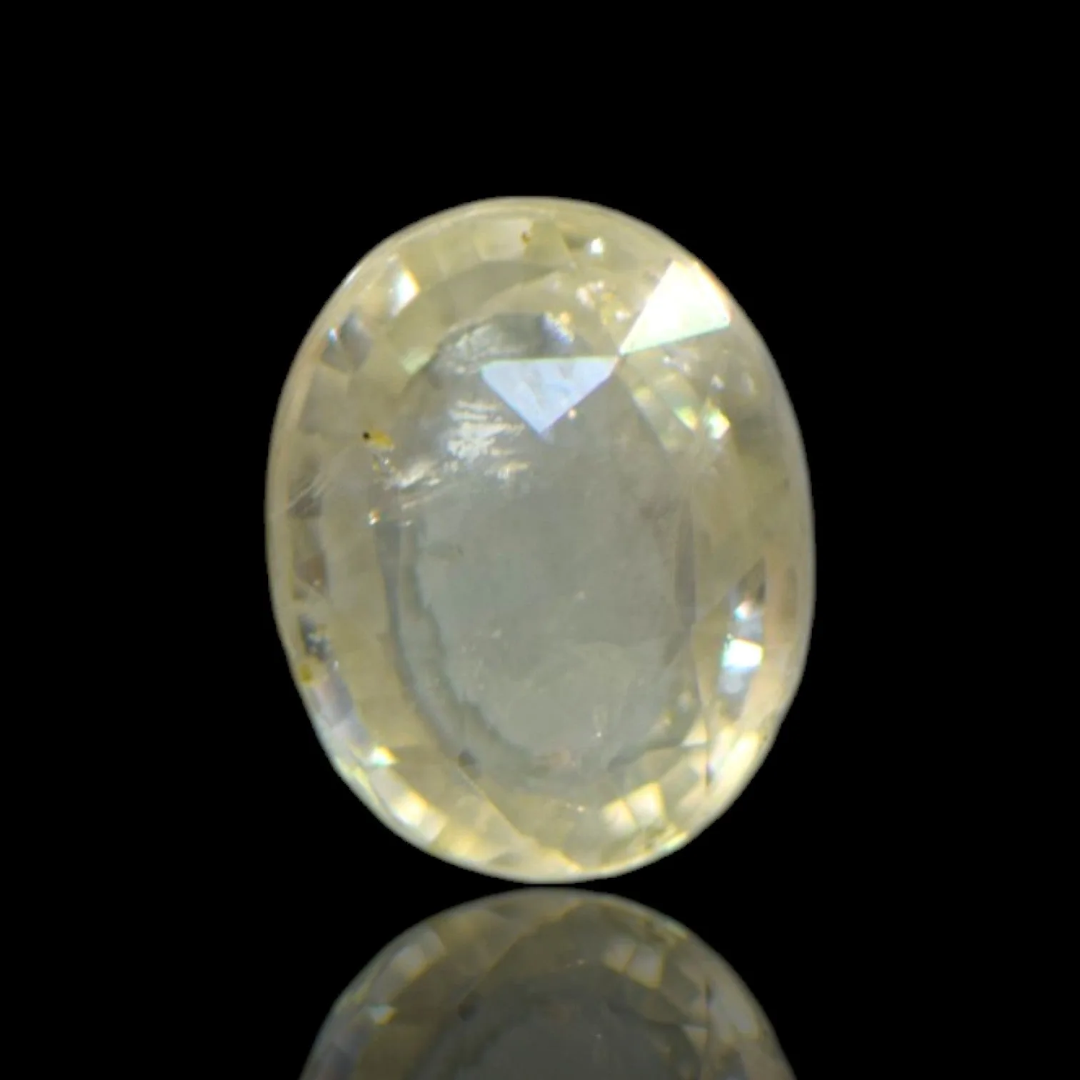 Yellow Sapphire - 4.77 Carat