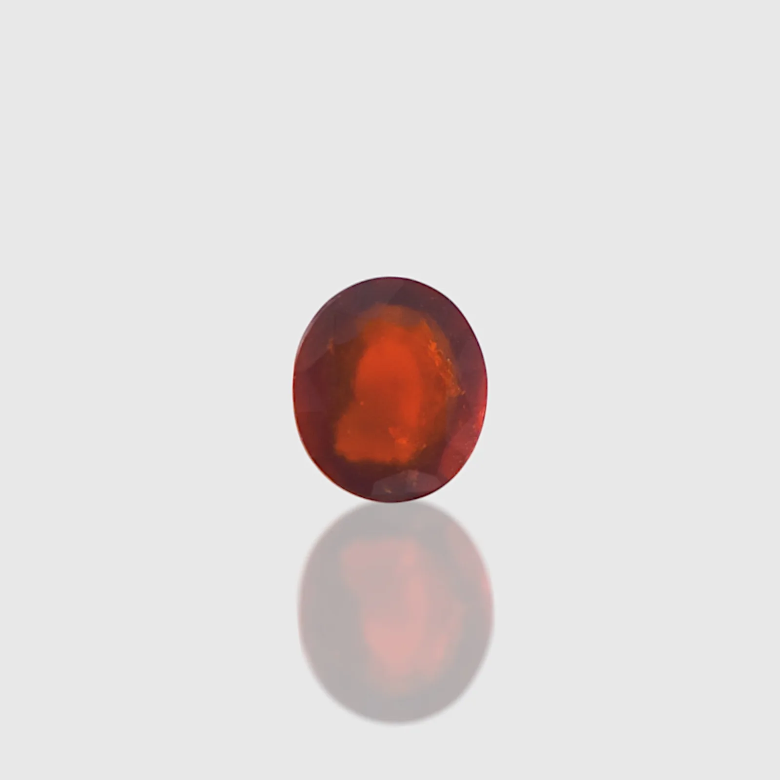 Hessonite - 8.41 Carat / AAA-Quality